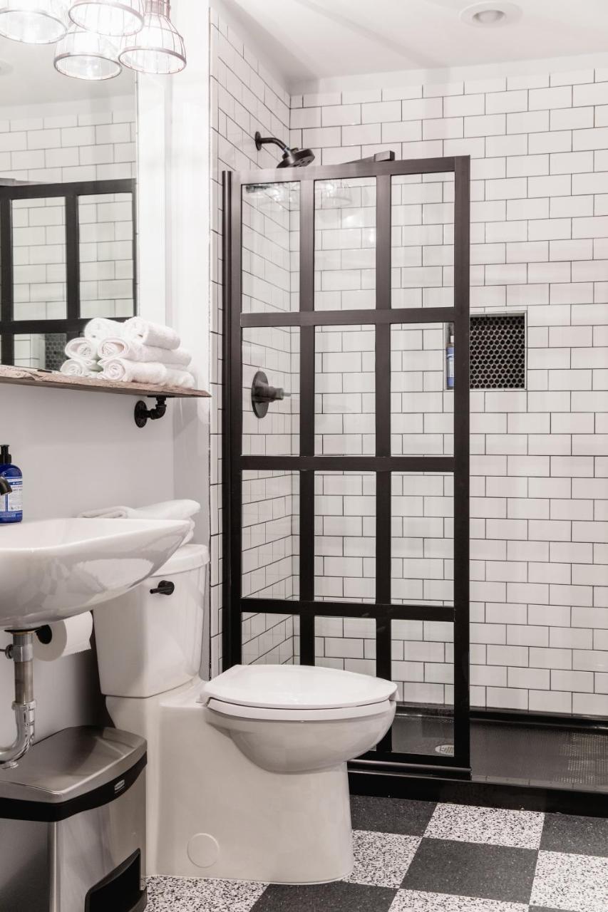 Black Elephant Hostel Portland Luaran gambar